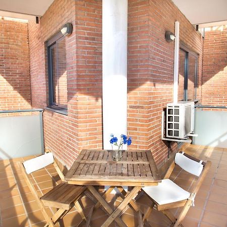 New & Sunny Apartment Барселона Экстерьер фото