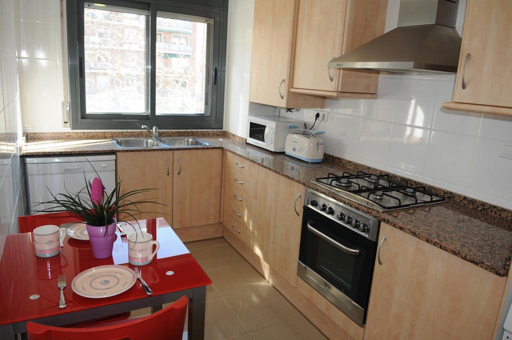 New & Sunny Apartment Барселона Экстерьер фото