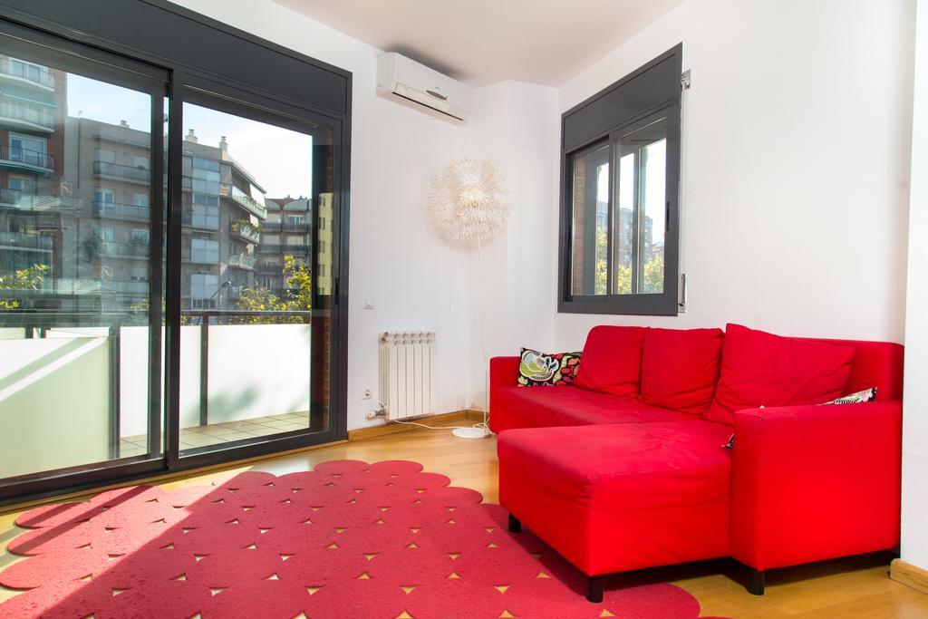 New & Sunny Apartment Барселона Экстерьер фото