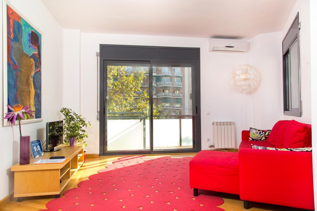 New & Sunny Apartment Барселона Экстерьер фото