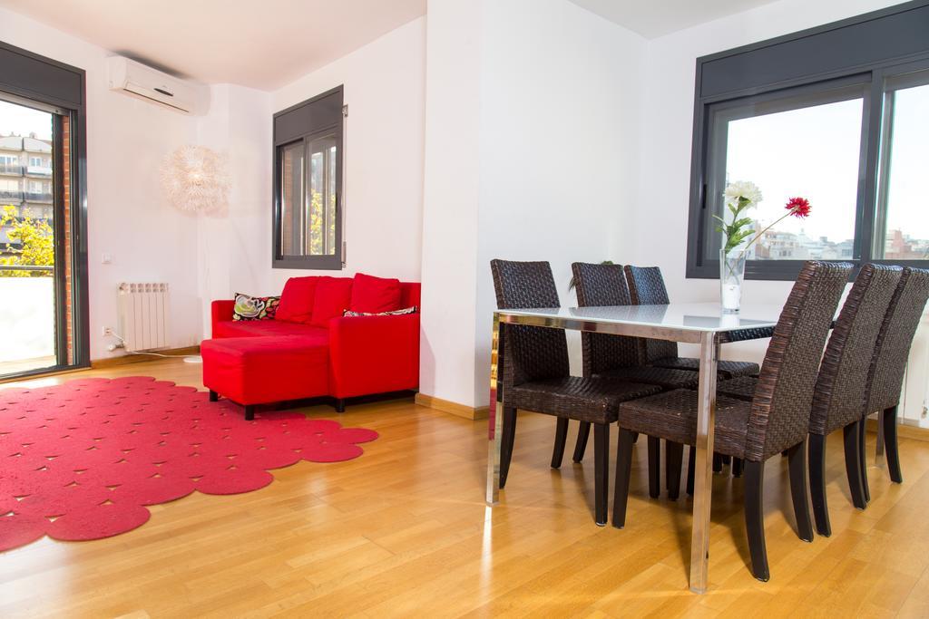 New & Sunny Apartment Барселона Экстерьер фото
