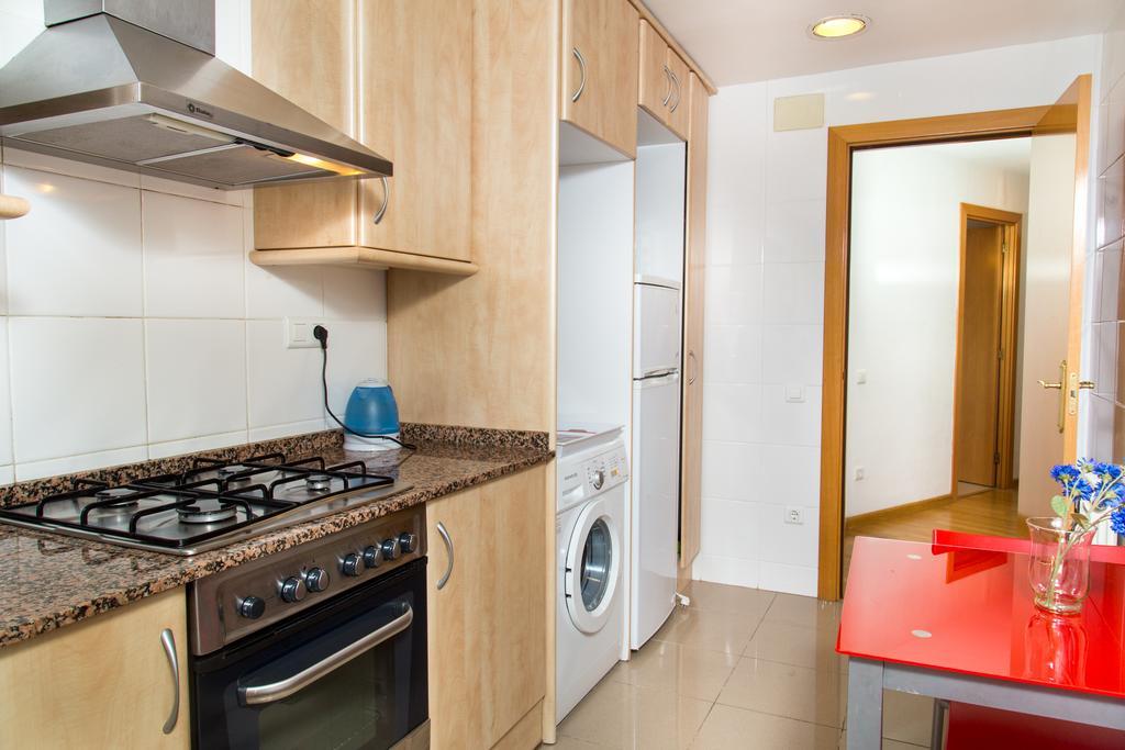 New & Sunny Apartment Барселона Экстерьер фото
